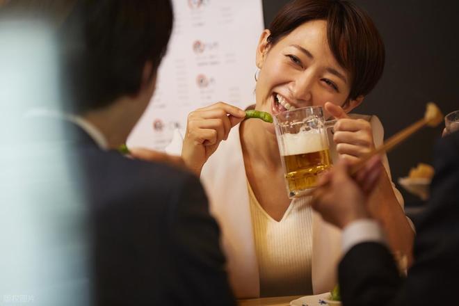 面3次男子望而却步 女子：每次都是花我的钱冰球突破豪华版app江苏31岁女子相亲见(图2)